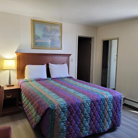 Canadiana Motel Sudbury Buitenkant foto