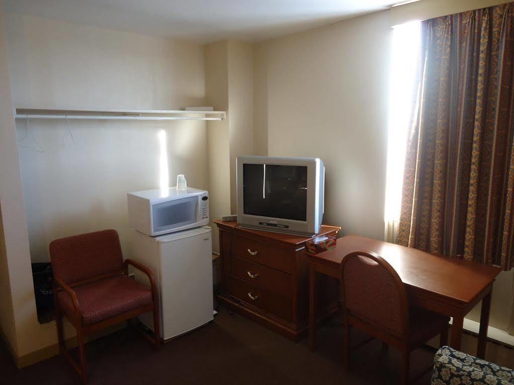Canadiana Motel Sudbury Buitenkant foto